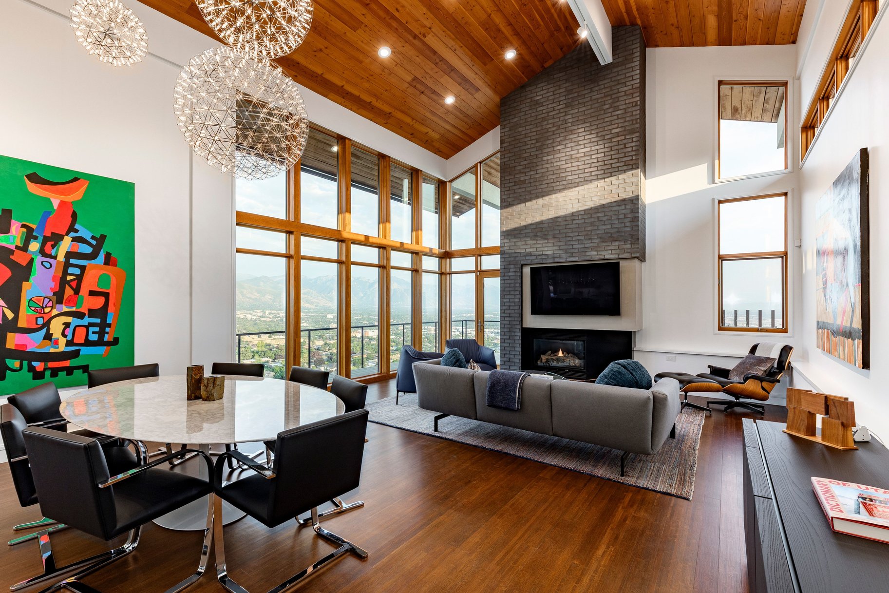  Stunning Contemporary Home with Commanding Views - 物件實景
