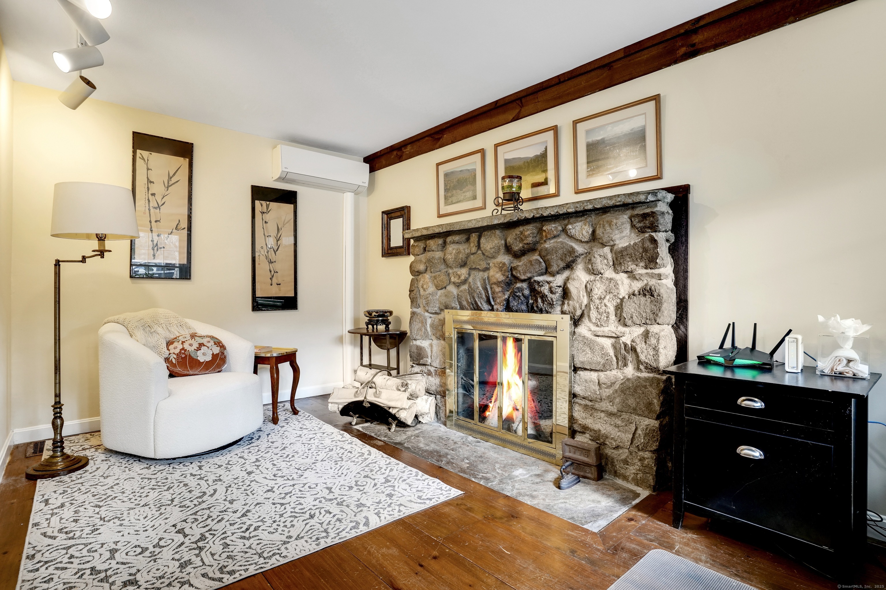 Canton, Connecticut, 06019, United States, 4 Bedrooms Bedrooms, ,3 BathroomsBathrooms,Residential,For Sale,1987943