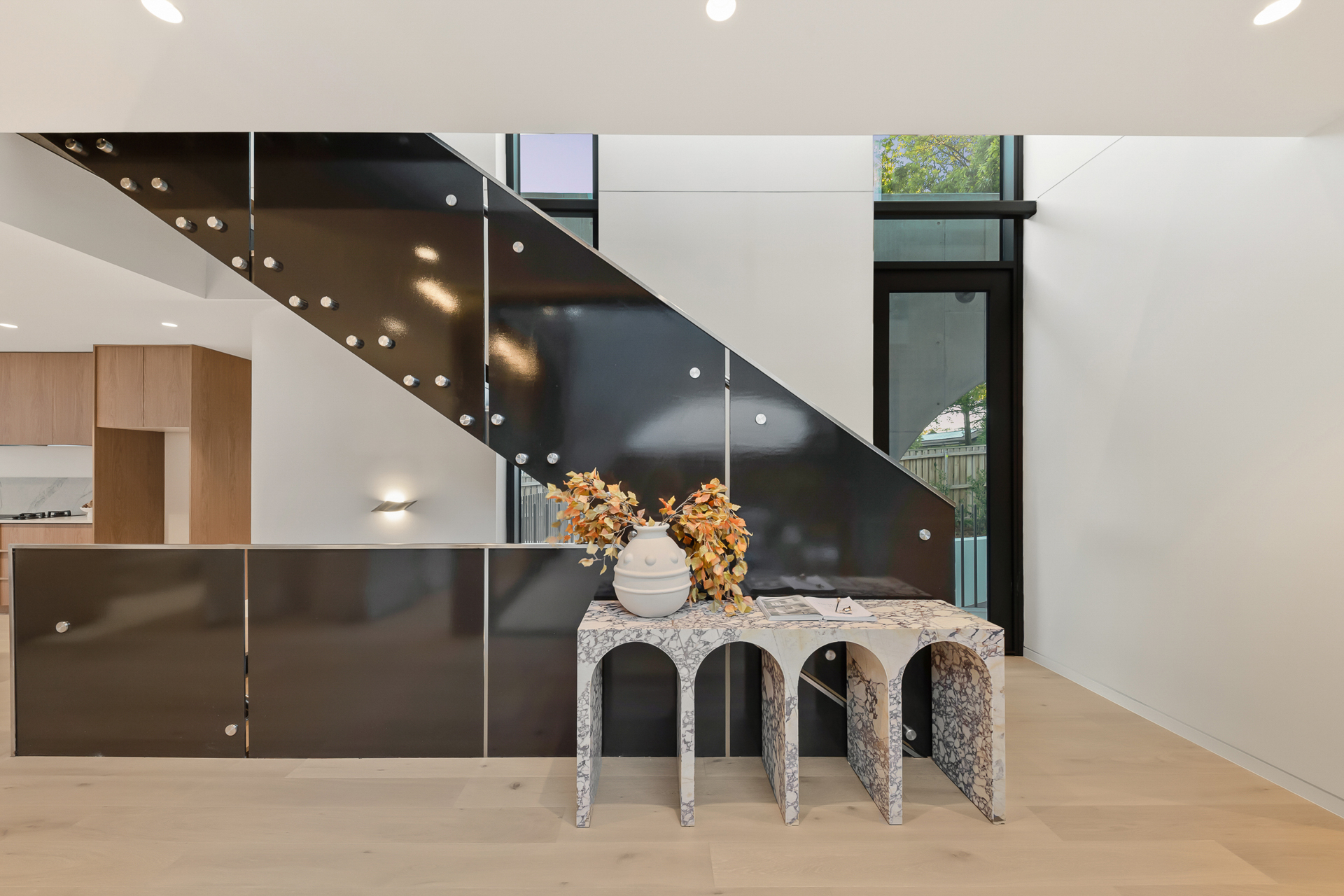  Lifestyle at the forefront in this sleek architectural residence - 物件實景