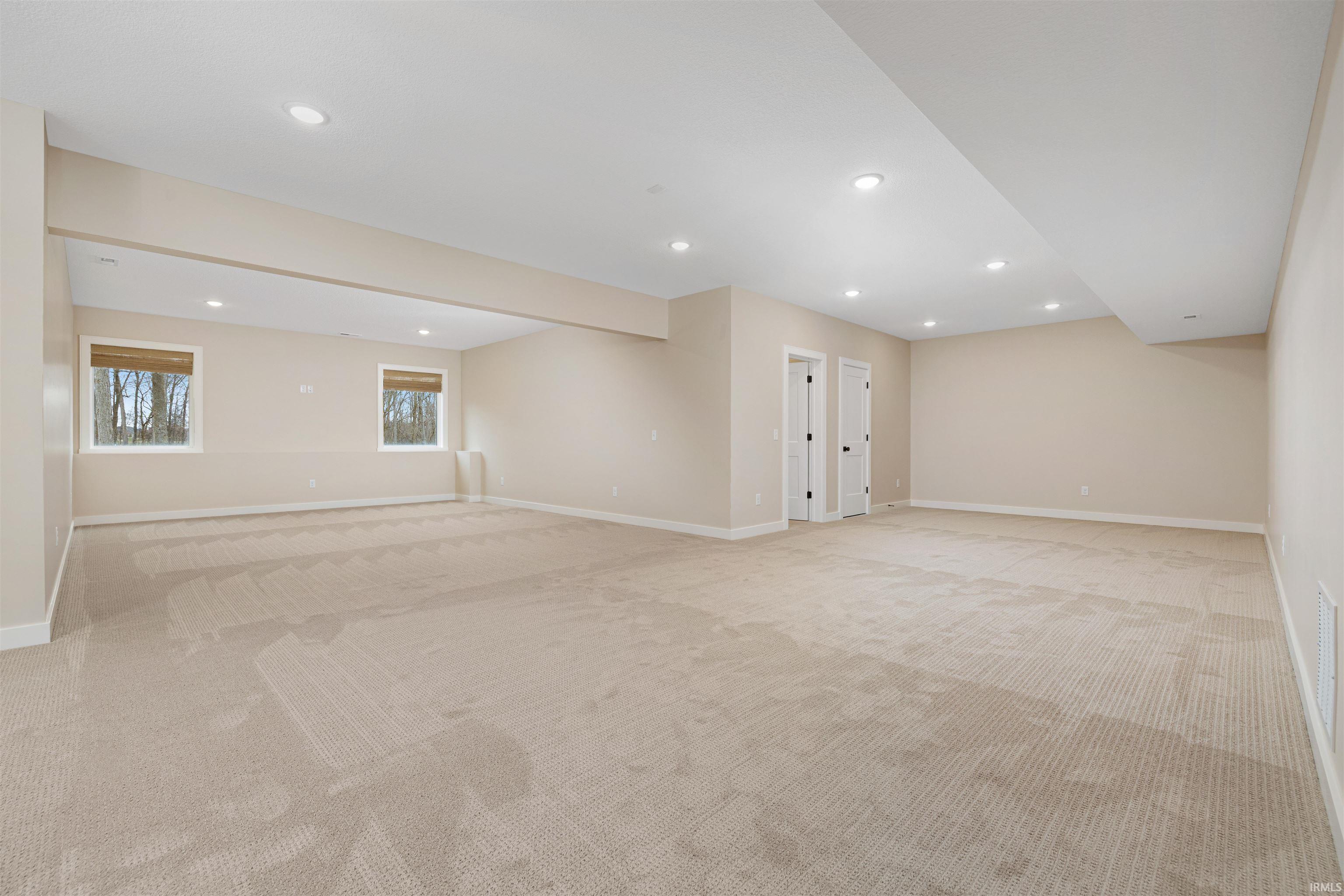 Leo, Indiana, 46765, United States, 5 Bedrooms Bedrooms, ,4 BathroomsBathrooms,Residential,For Sale,1981787