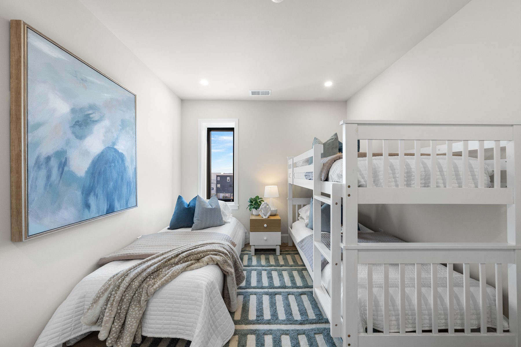  323 E Oak Avenue #101 - 物件實景