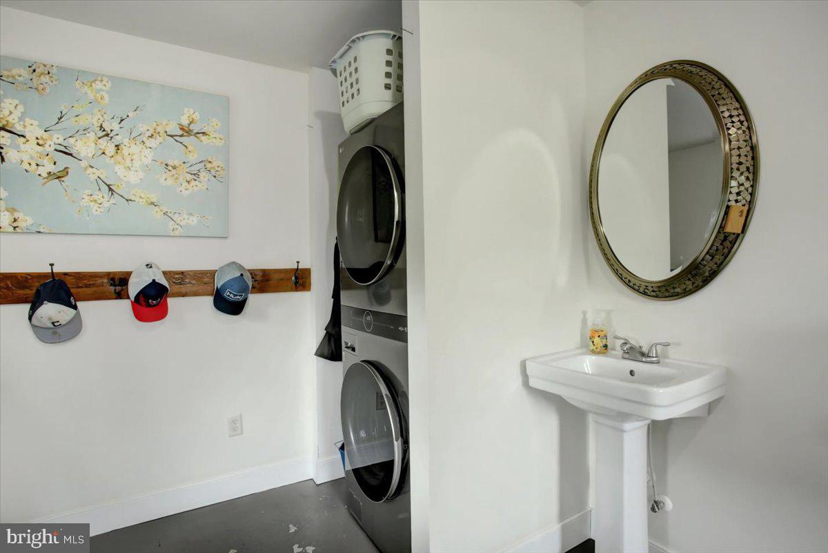 Orrstown, Pennsylvania, 17244, United States, 4 Bedrooms Bedrooms, ,2 BathroomsBathrooms,Residential,For Sale,1906124