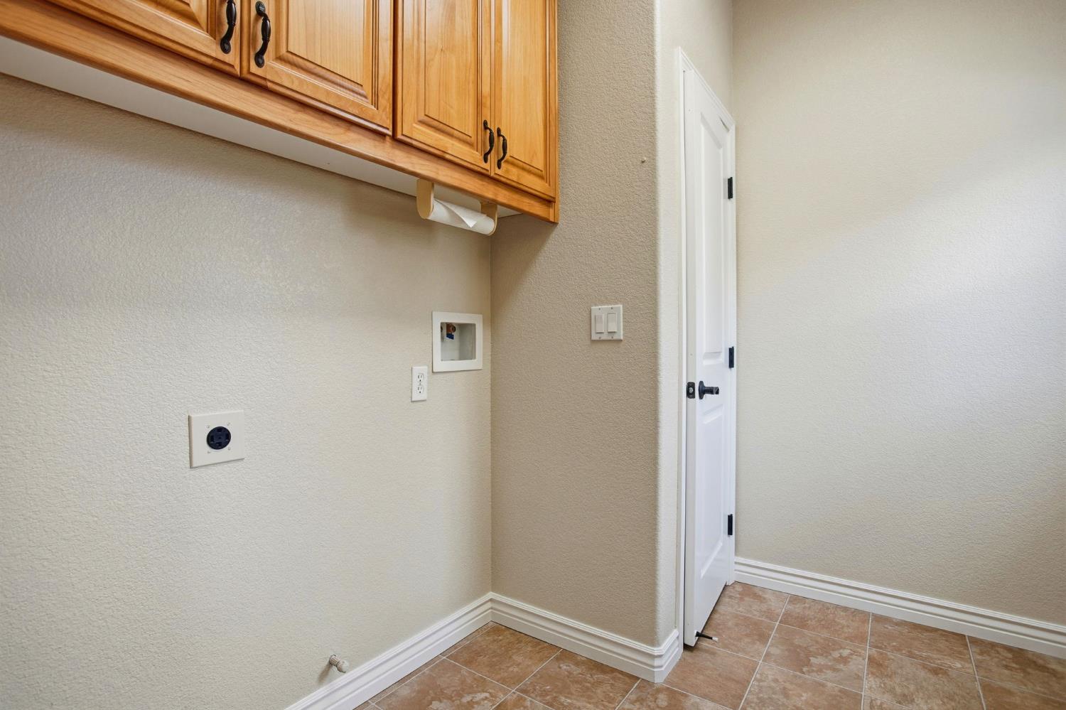 Roseville, California, 95747, United States, 4 Bedrooms Bedrooms, ,4 BathroomsBathrooms,Residential,For Sale,1988108