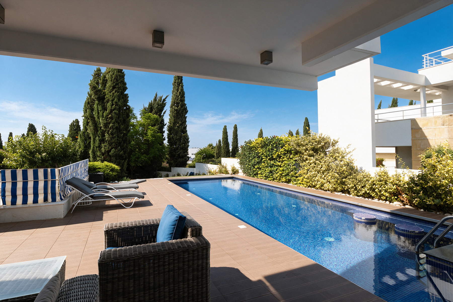  Four-Bedroom Detached Villa with Lift and Roof Garden Steps from the Beach - 物件實景