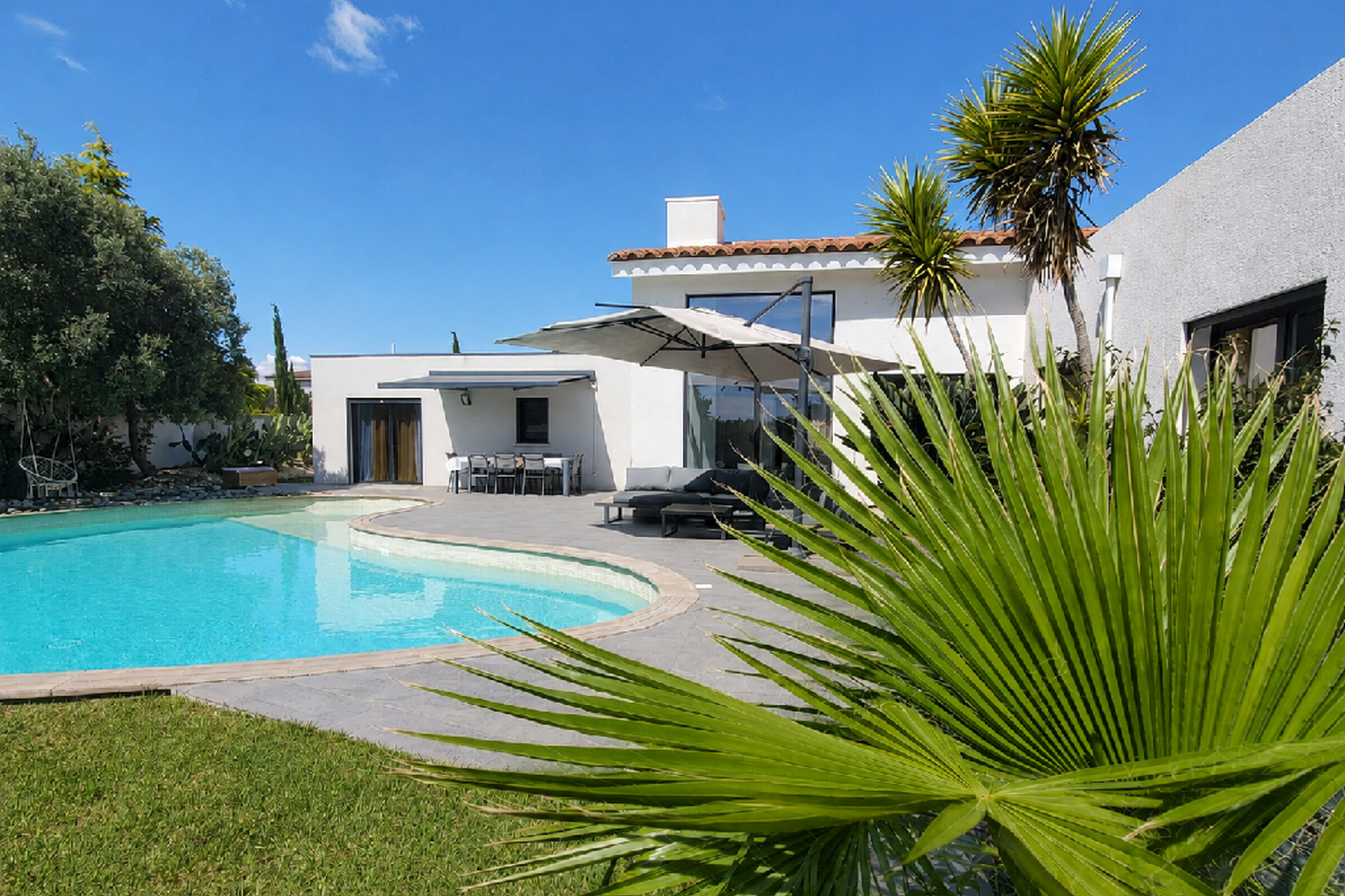  Beautiful property in a sought-after location close to the sea and all amenities - 物件實景