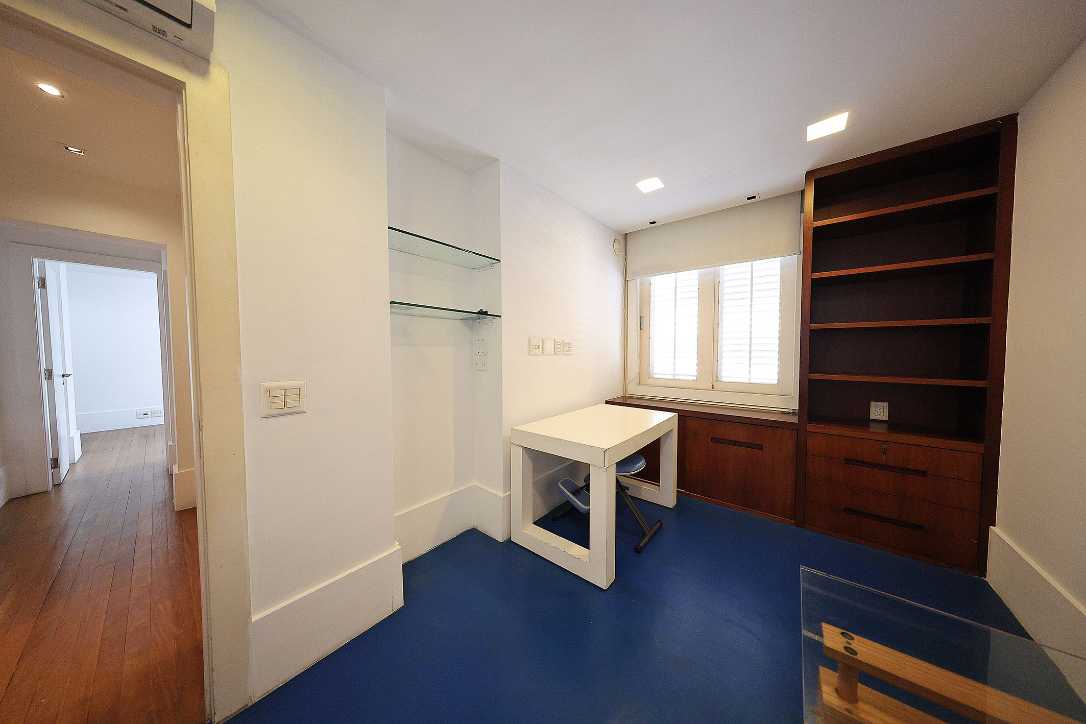  Residence near the beach on a gated street with 24-hour security - 物件實景
