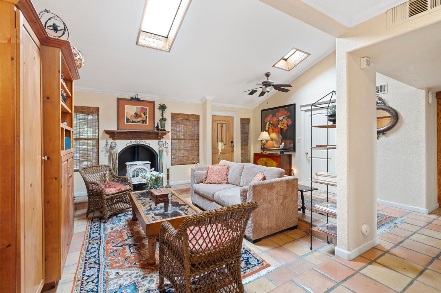 Davis, California, 95616, United States, 4 Bedrooms Bedrooms, ,5 BathroomsBathrooms,Residential,For Sale,1895381