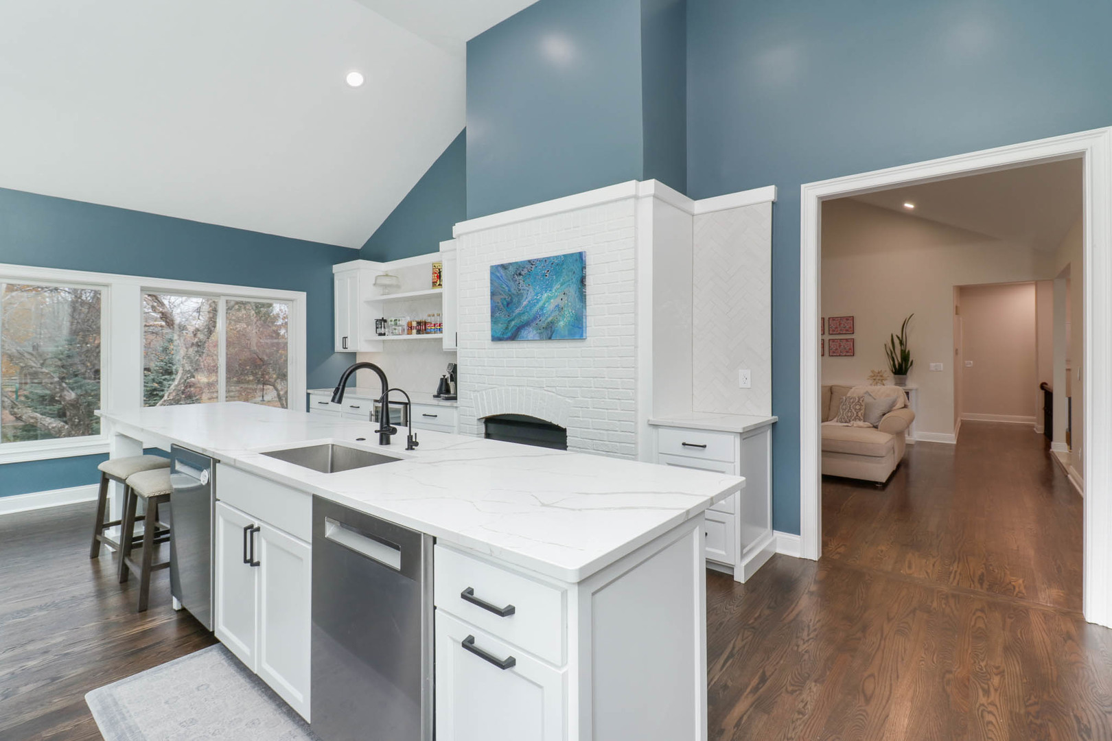 Bloomington, Illinois, 61704, United States, 5 Bedrooms Bedrooms, ,4 BathroomsBathrooms,Residential,For Sale,1991973