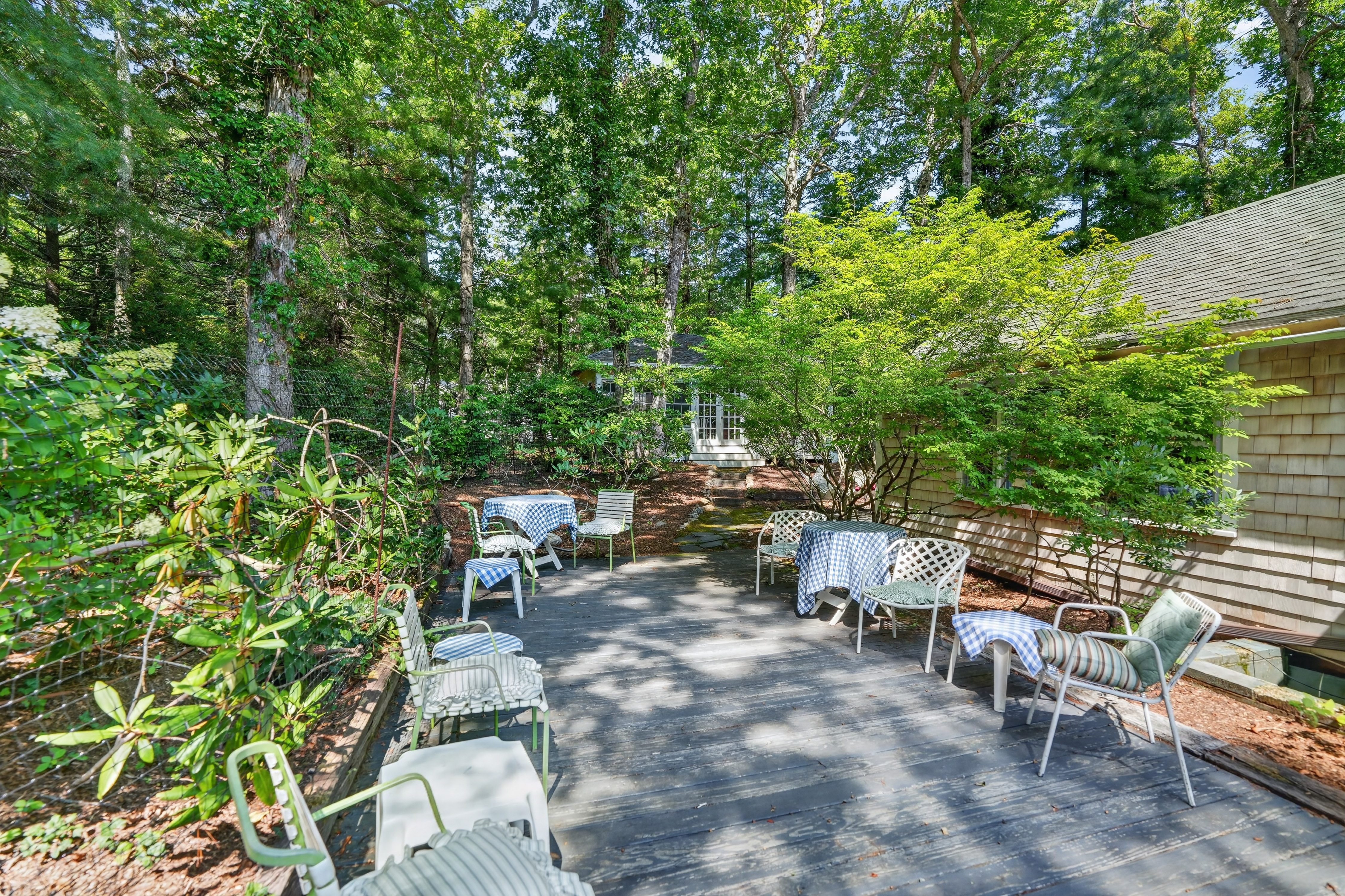  Expanded Vineyard Haven Cottage with In-law Suite, Garage, and Detached Studio - 物件實景