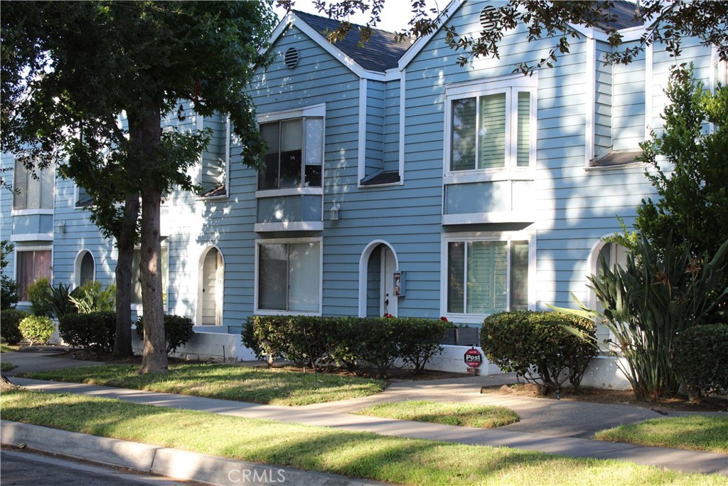 Pasadena, California, 91101, United States, 2 Bedrooms Bedrooms, ,2 BathroomsBathrooms,Residential,For Sale,1983009