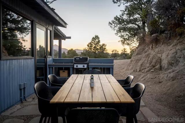 Pioneertown, California, 92268, United States, 2 Bedrooms Bedrooms, ,2 BathroomsBathrooms,Residential,For Sale,1990381