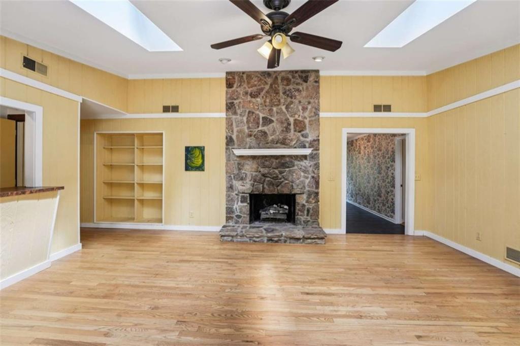 Marietta, Georgia, 30068, United States, 4 Bedrooms Bedrooms, ,3 BathroomsBathrooms,Residential,For Sale,1977177