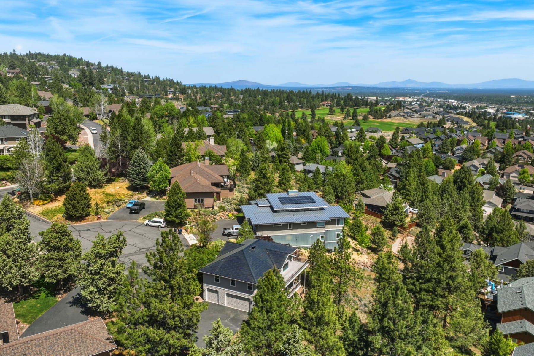  2409 NW Hillpine Court Bend, OR 97703 - 物件實景