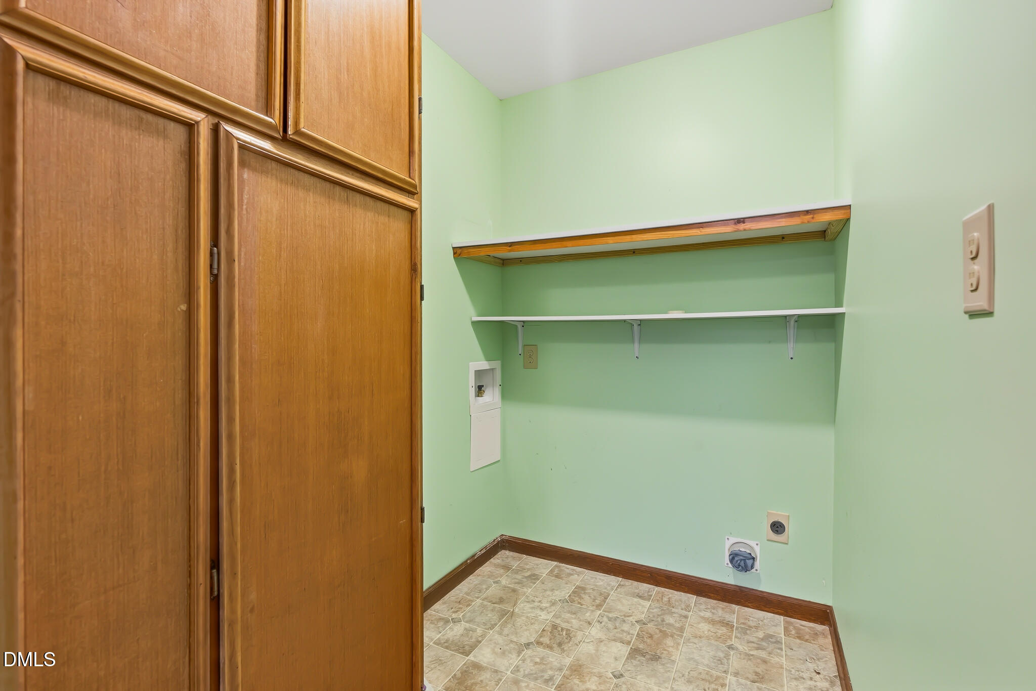 Louisburg, North Carolina, 27549, United States, 3 Bedrooms Bedrooms, ,3 BathroomsBathrooms,Residential,For Sale,2008797