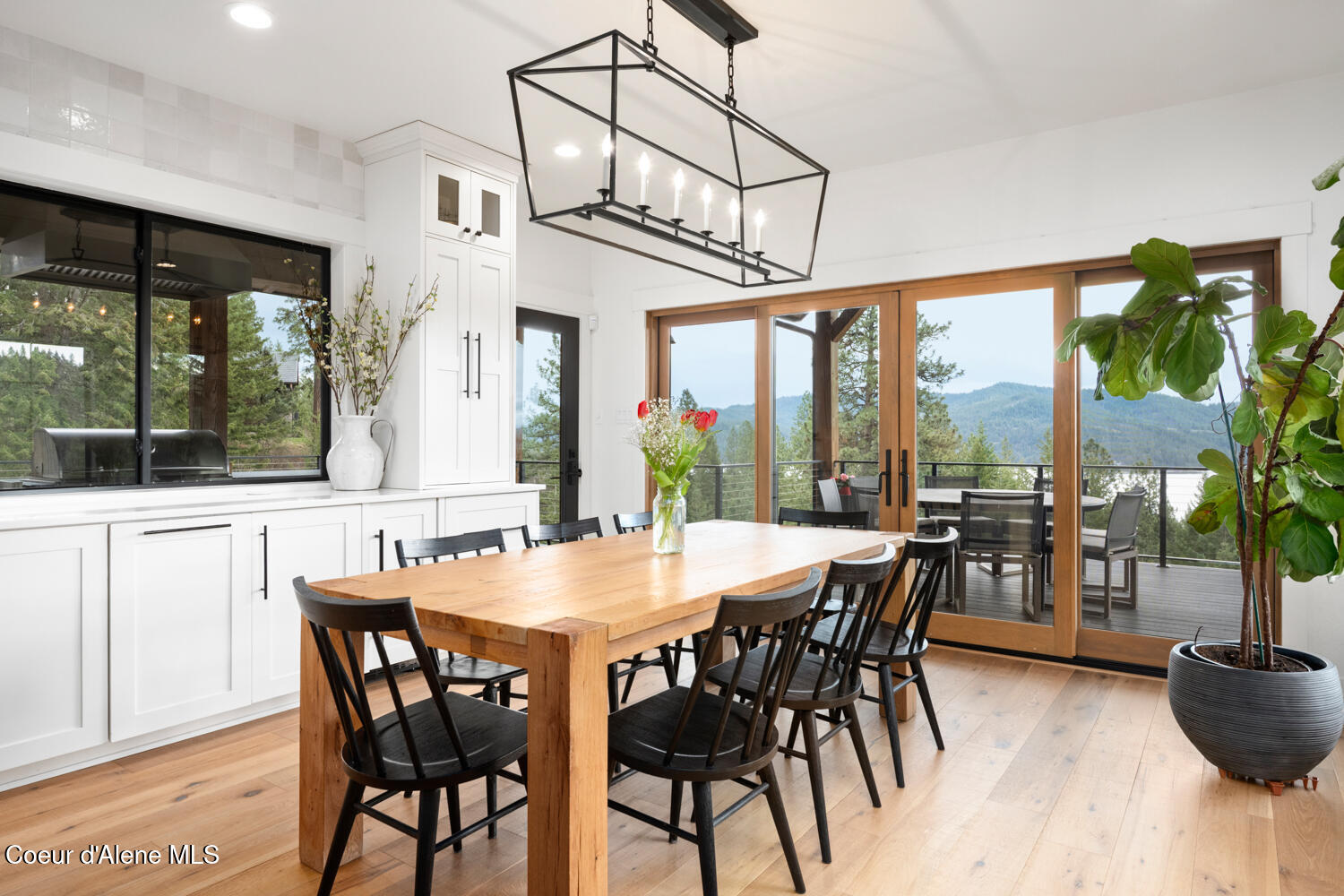 Coeur d'Alene, Idaho, 83814, United States, 4 Bedrooms Bedrooms, ,4 BathroomsBathrooms,Residential,For Sale,2044765