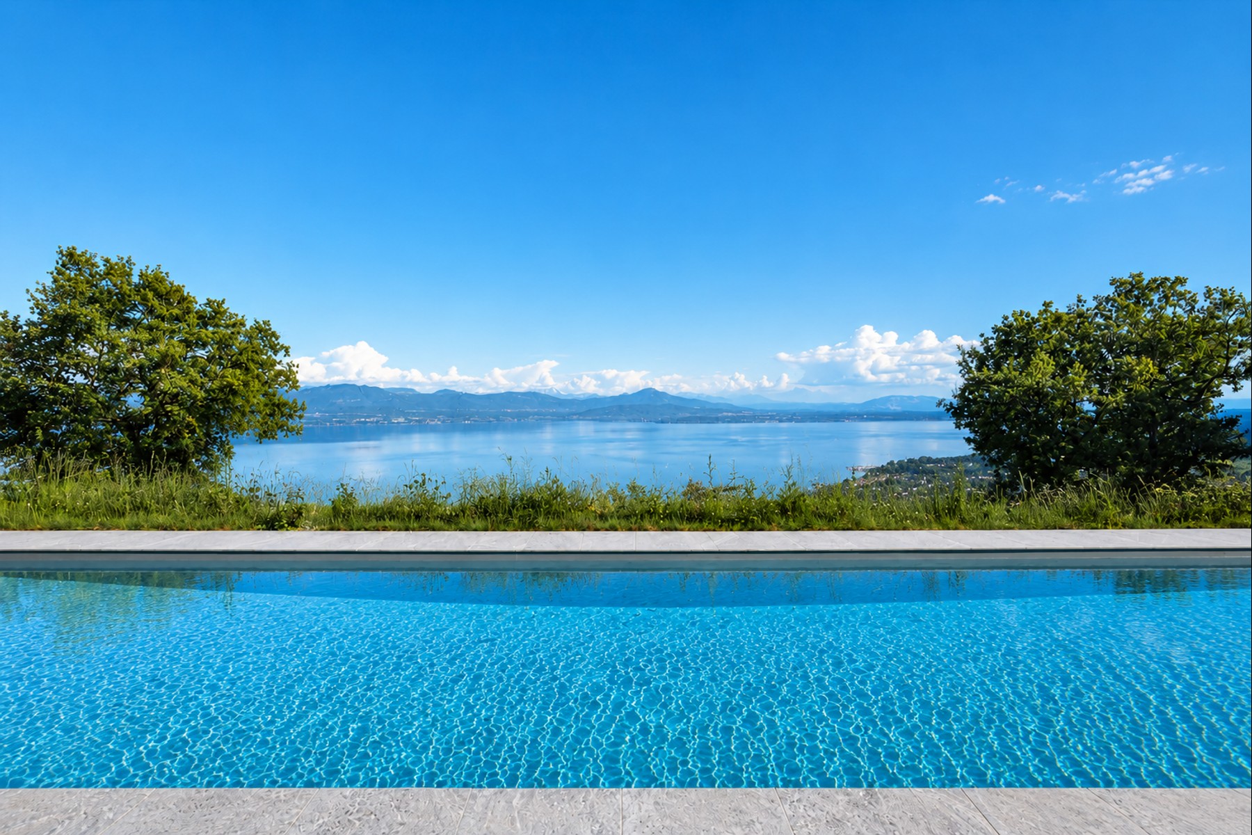  EXCEPTIONAL PANORAMIC VILLA WITH A POOL OVERLOOKING THE LAKE - 物件實景