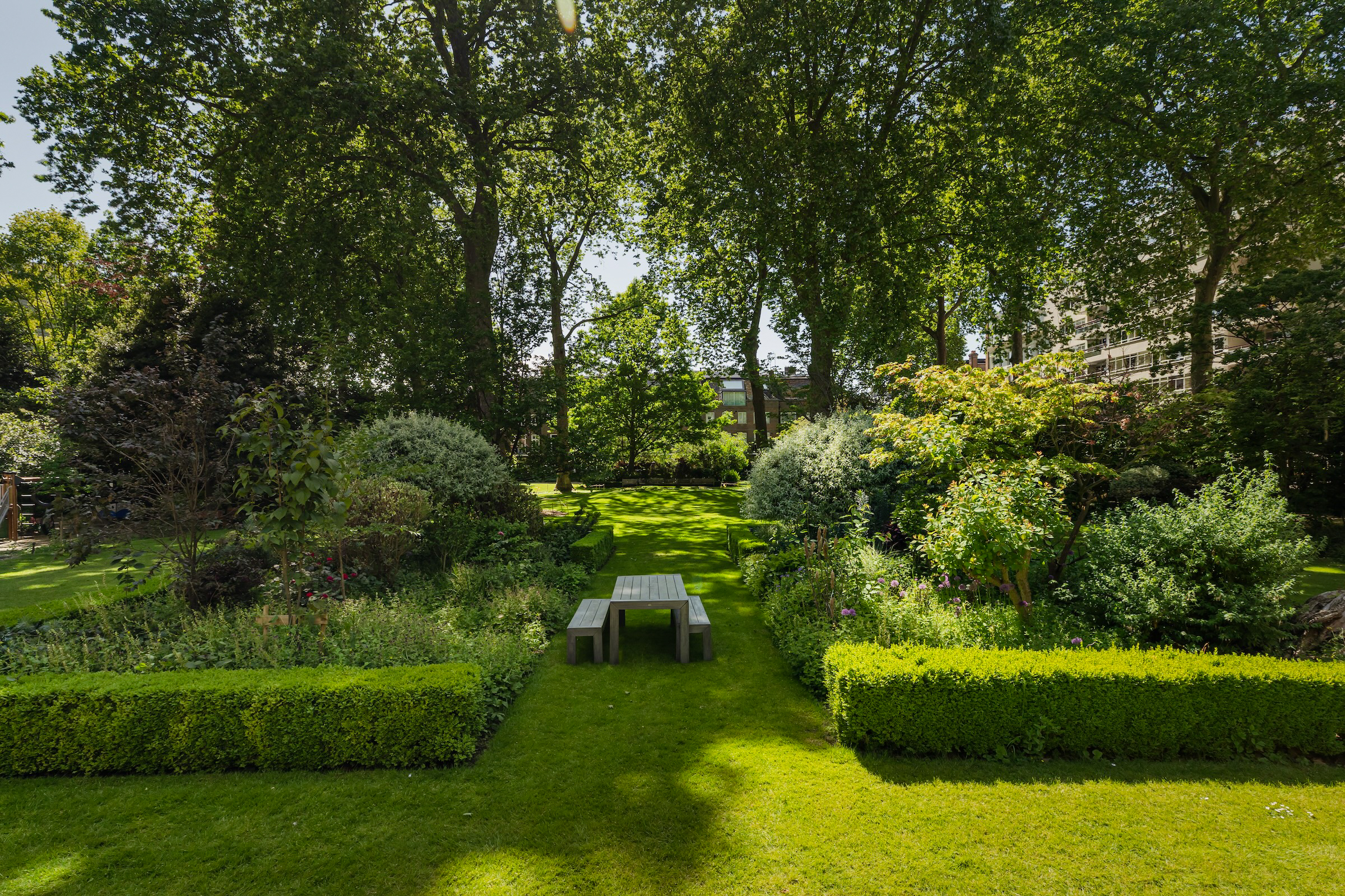  Gloucester Square Grandeur with Exceptional Potential - 物件實景