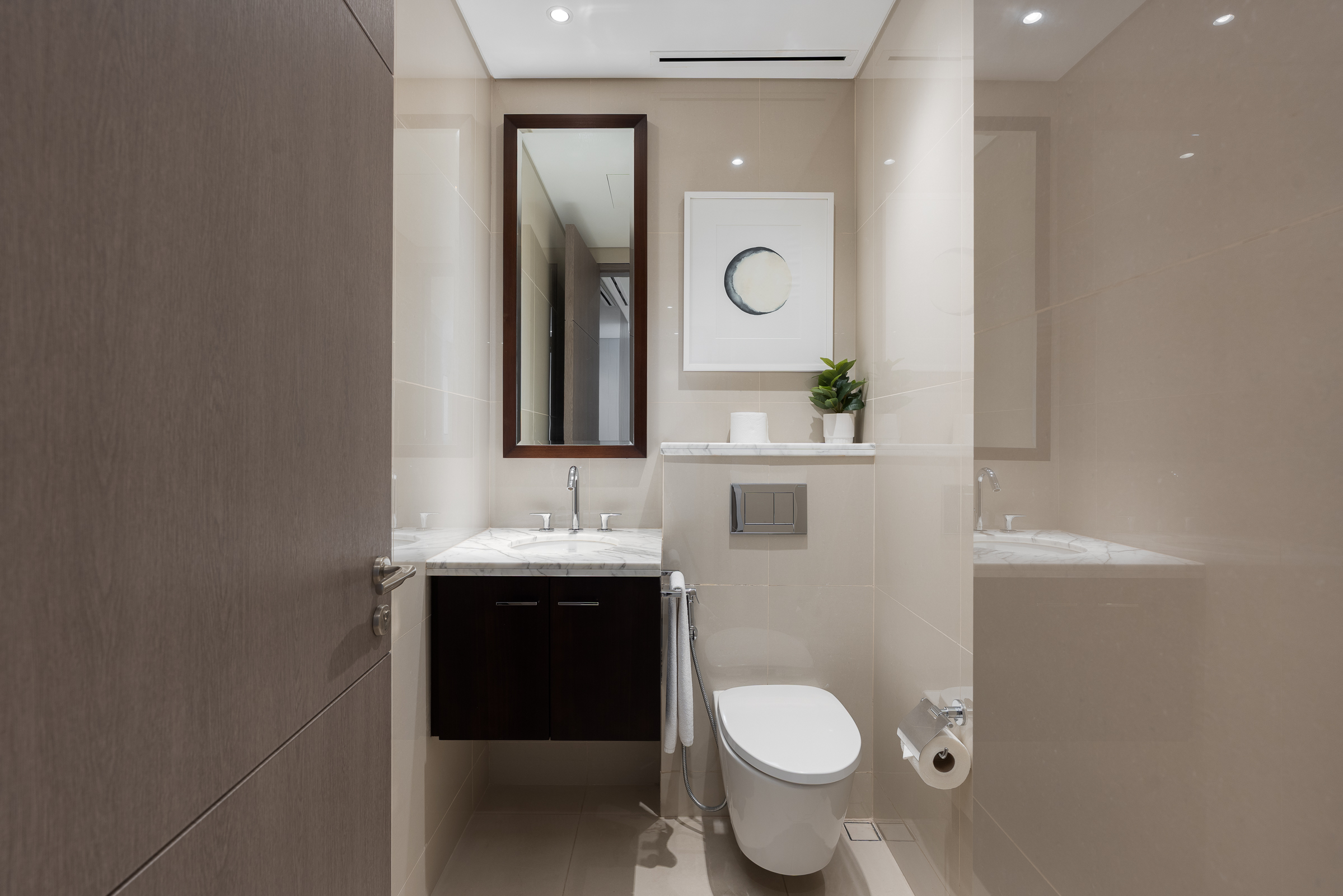  Upgraded Penthouse at Sky Views - 物件實景