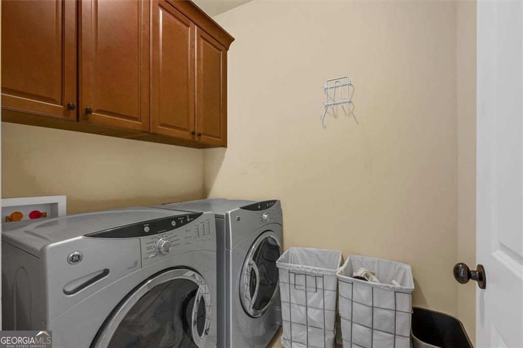 Marietta, Georgia, 30062, United States, 4 Bedrooms Bedrooms, ,5 BathroomsBathrooms,Residential,For Sale,1959898