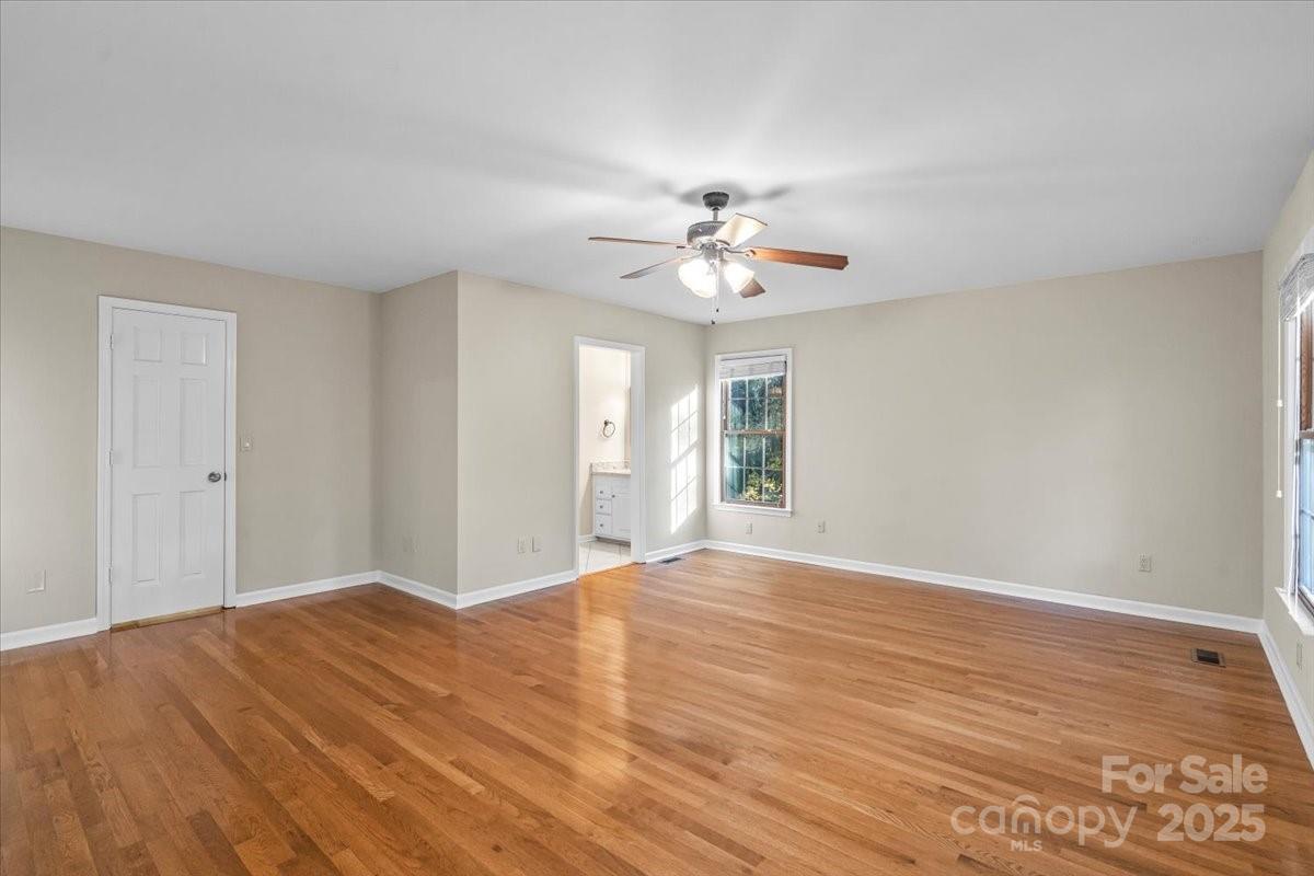 Kannapolis, North Carolina, 28081, United States, 3 Bedrooms Bedrooms, ,4 BathroomsBathrooms,Residential,For Sale,1989536