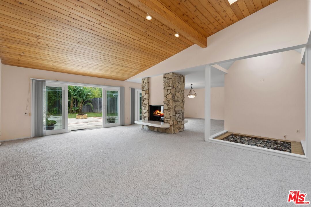 Malibu, California, 90265, United States, 4 Bedrooms Bedrooms, ,3 BathroomsBathrooms,Residential,For Sale,1859760