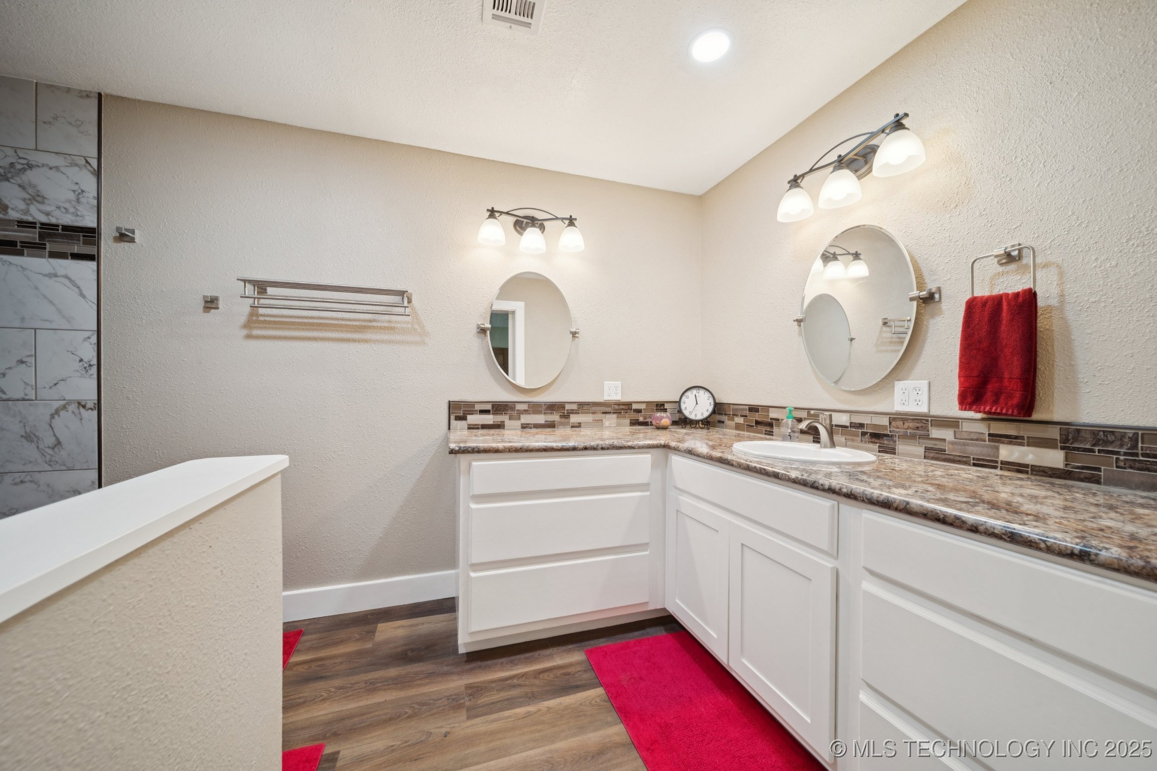 Henryetta, Oklahoma, 74437, United States, 4 Bedrooms Bedrooms, ,4 BathroomsBathrooms,Residential,For Sale,1939303