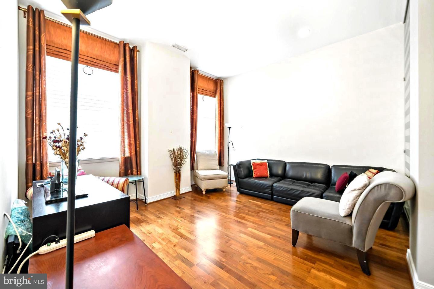 Philadelphia, Pennsylvania, 19103, United States, 2 Bedrooms Bedrooms, ,2 BathroomsBathrooms,Residential,For Sale,1901854