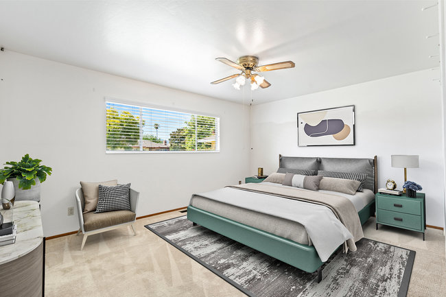 Hollister, California, 95023, United States, 3 Bedrooms Bedrooms, ,2 BathroomsBathrooms,Residential,For Sale,1942638