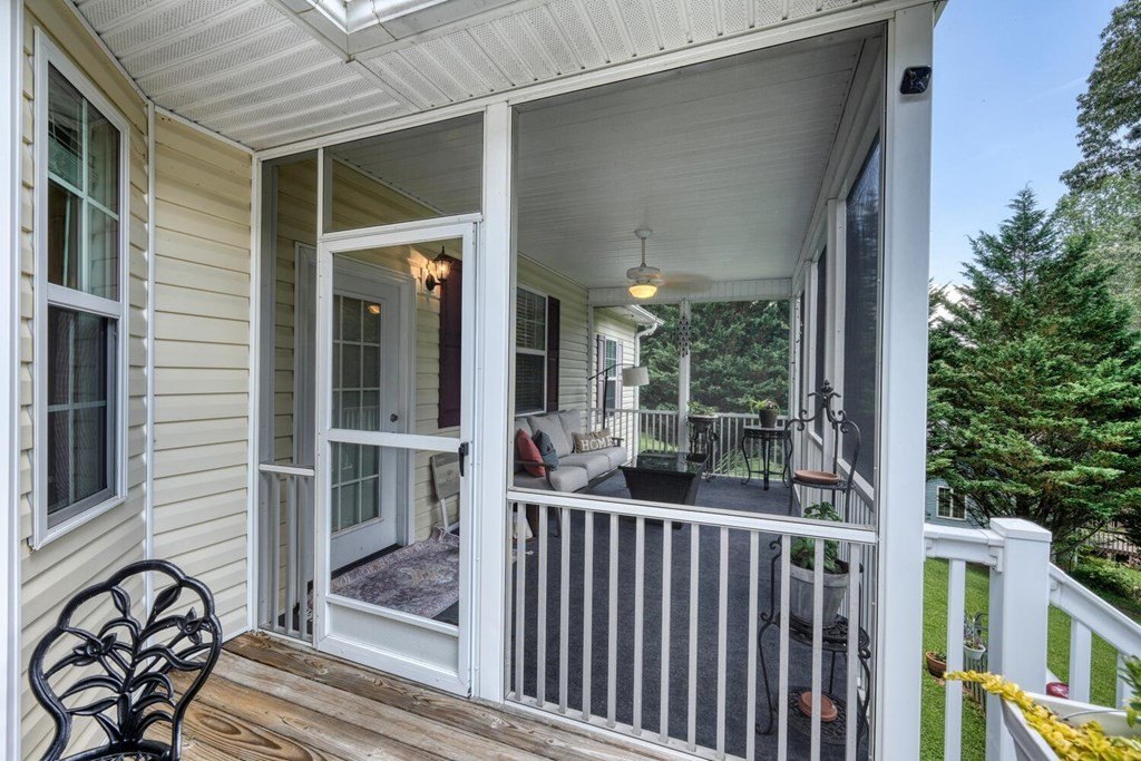 Blairsville, Georgia, 30512, United States, 4 Bedrooms Bedrooms, ,3 BathroomsBathrooms,Residential,For Sale,1983260