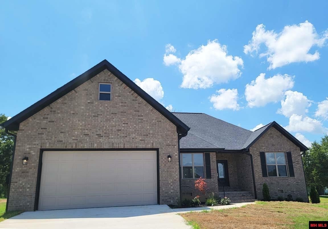 Mountain Home, Arkansas, 72653, United States, 3 Bedrooms Bedrooms, ,2 BathroomsBathrooms,Residential,For Sale,1983473