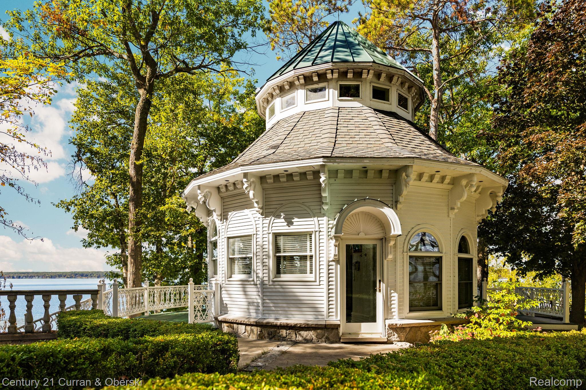 Mullett Township, Michigan, 49749, United States, 10 Bedrooms Bedrooms, ,14 BathroomsBathrooms,Residential,For Sale,1987359