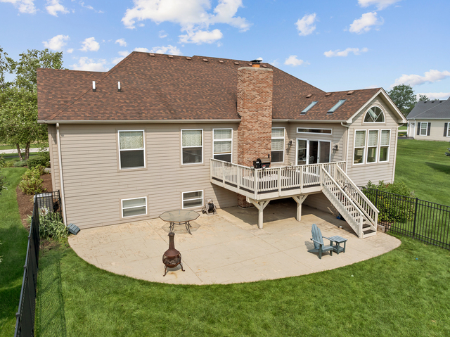 St Charles, Illinois, 60175, United States, 5 Bedrooms Bedrooms, ,3 BathroomsBathrooms,Residential,For Sale,1935414