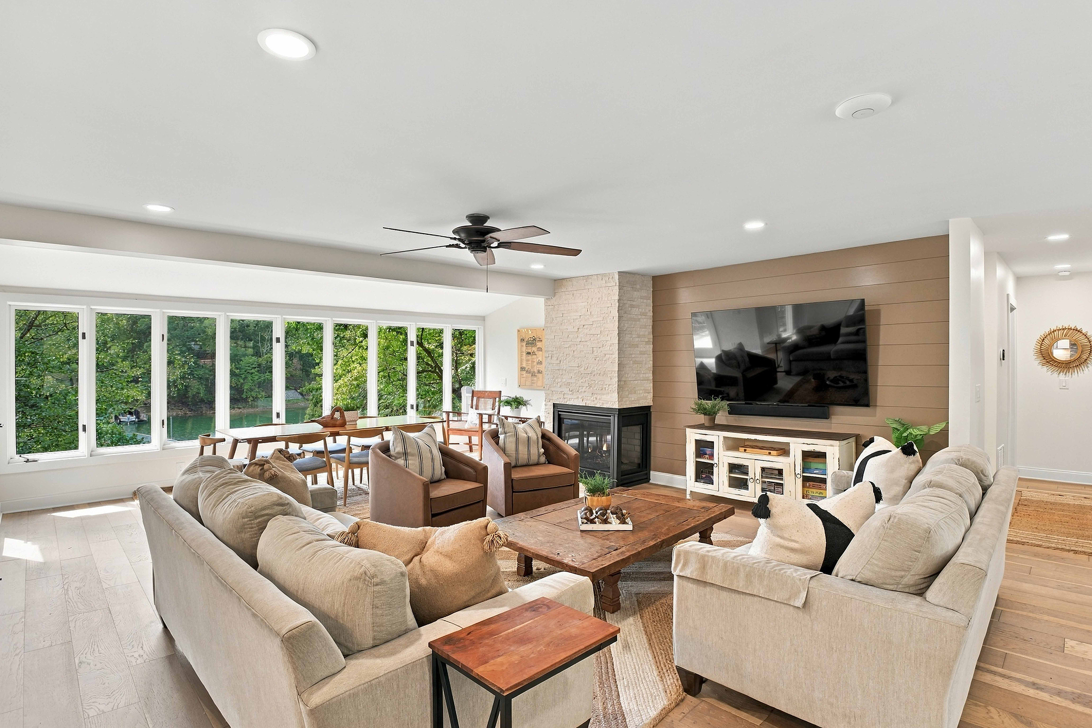  Your Dream Lake House: Renovated, Waterfront and Fully Furnished - 物件實景