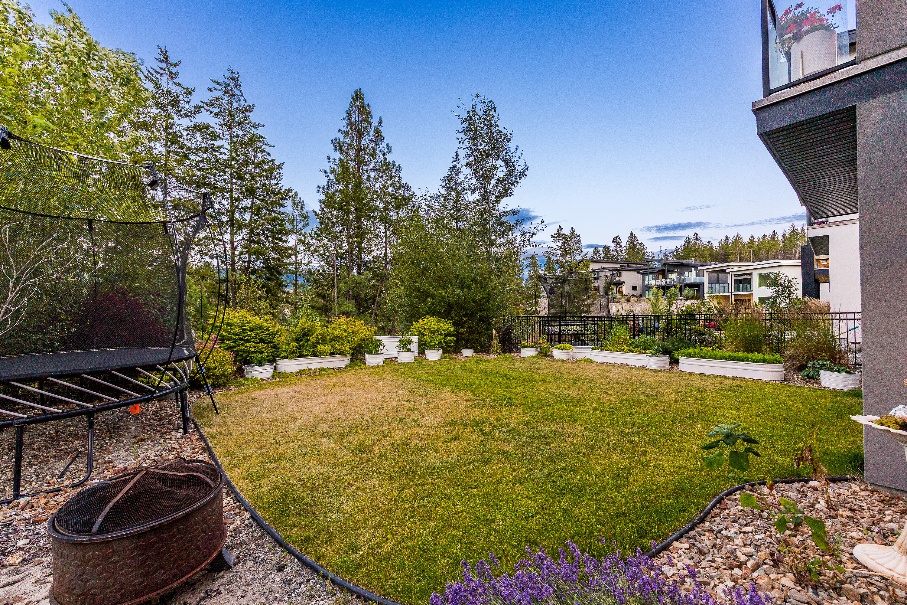  Walkout Rancher in Lakestone - 物件實景