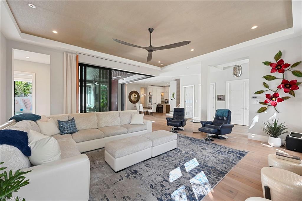 Naples, Florida, 34102, United States, 5 Bedrooms Bedrooms, ,6 BathroomsBathrooms,Residential,For Sale,1912441