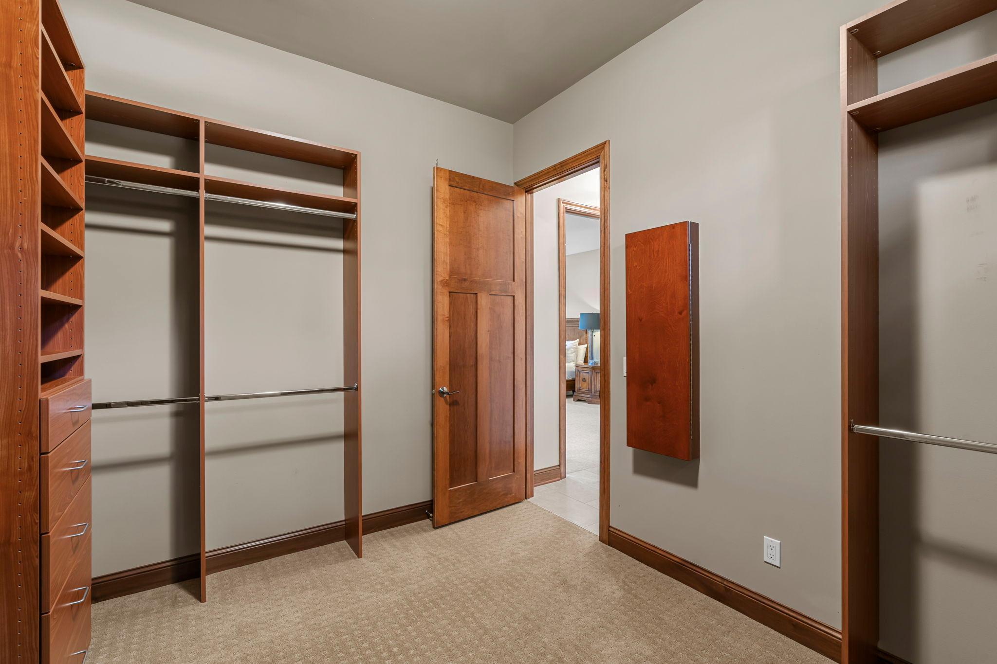 Excelsior, Minnesota, 55331, United States, 5 Bedrooms Bedrooms, ,5 BathroomsBathrooms,Residential,For Sale,1941701
