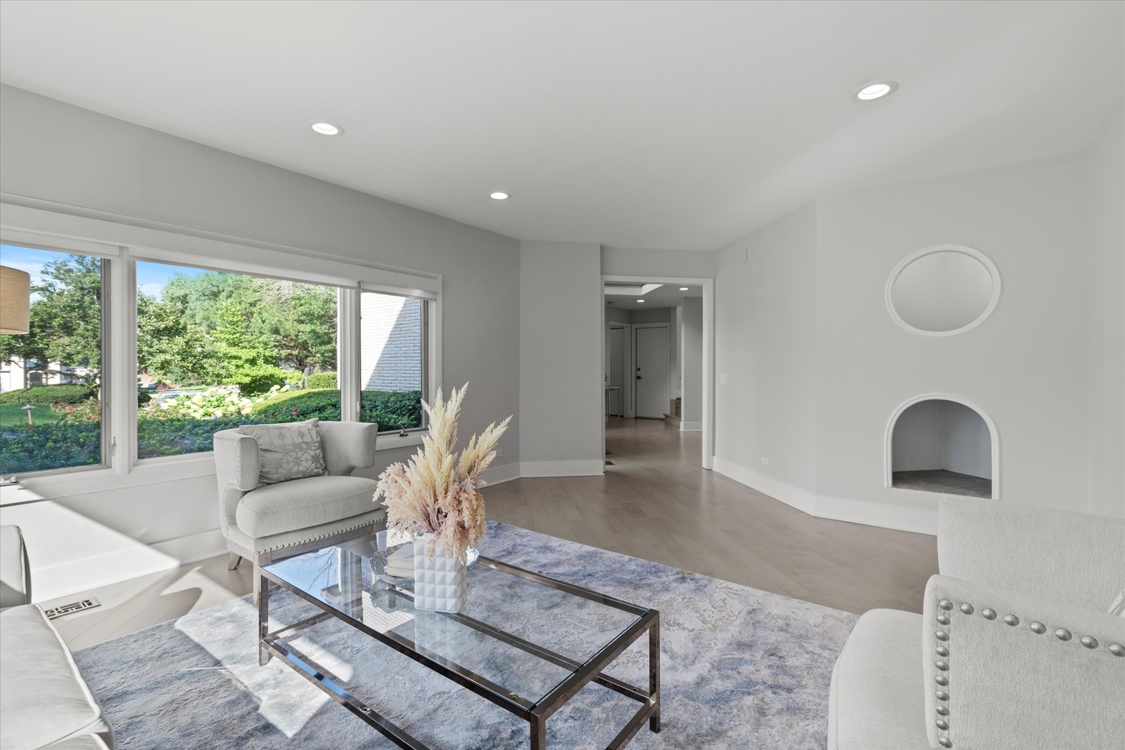 Oak Brook, Illinois, 60523, United States, 5 Bedrooms Bedrooms, ,6 BathroomsBathrooms,Residential,For Sale,1903537