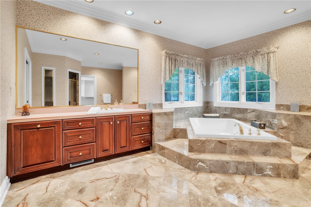 Hampton, Pennsylvania, 15044, United States, 5 Bedrooms Bedrooms, ,7 BathroomsBathrooms,Residential,For Sale,2001807