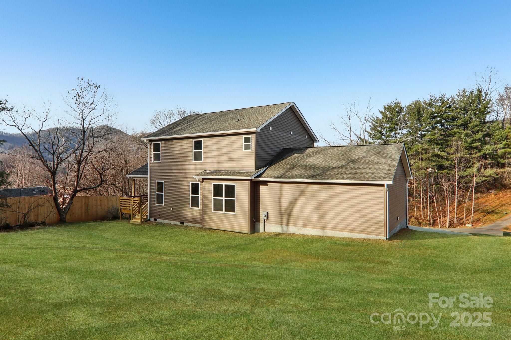 Candler, North Carolina, 28715, United States, 3 Bedrooms Bedrooms, ,3 BathroomsBathrooms,Residential,For Sale,2002526