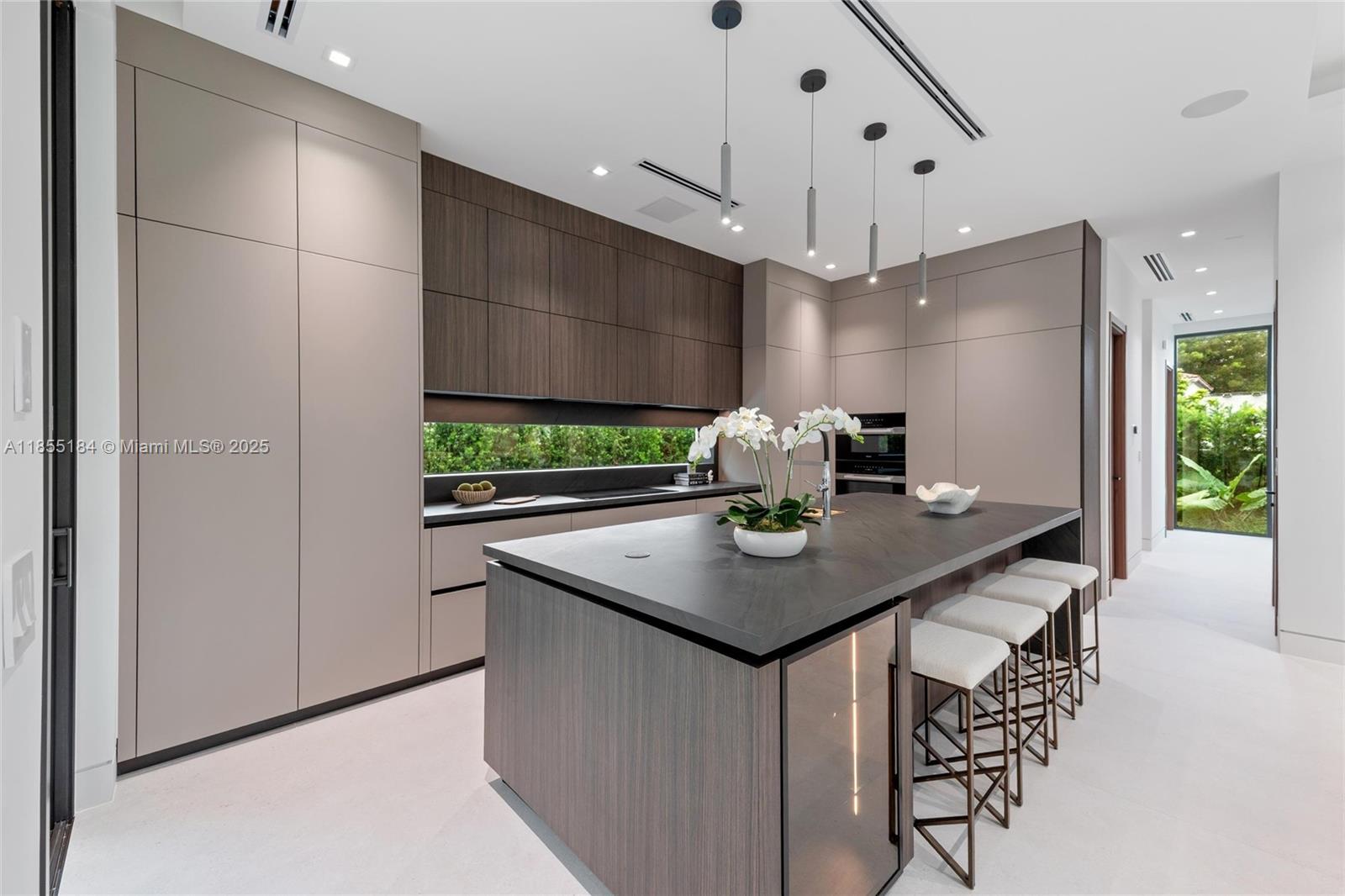 Miami, Florida, 33134, United States, 5 Bedrooms Bedrooms, ,6 BathroomsBathrooms,Residential,For Sale,1934506