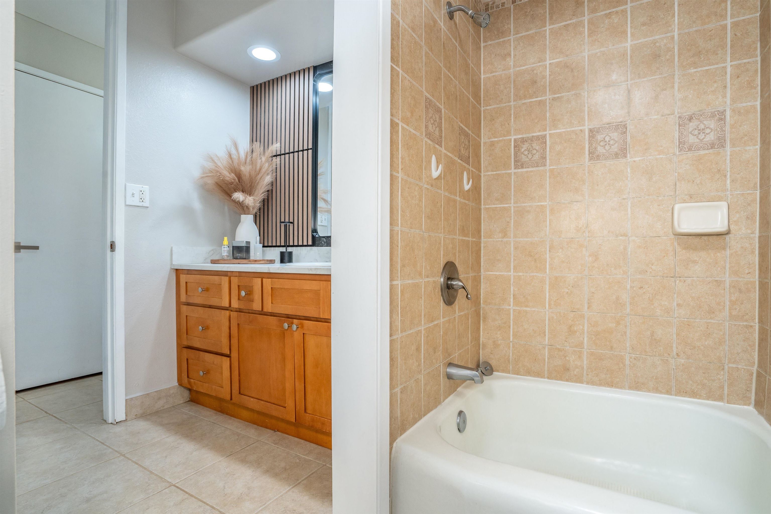 Kihei, Hawaii, 96753, United States, 2 Bedrooms Bedrooms, ,2 BathroomsBathrooms,Residential,For Sale,1867165