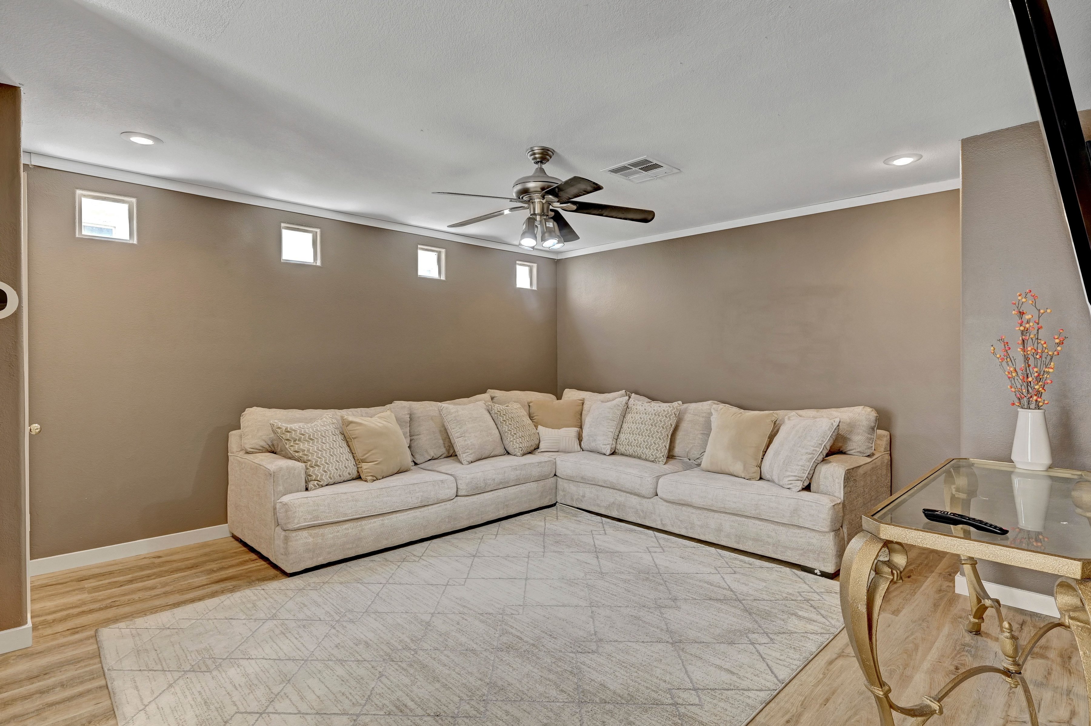  Charming Move-In Ready Home in the Heart of Silverado Ranch - 物件實景