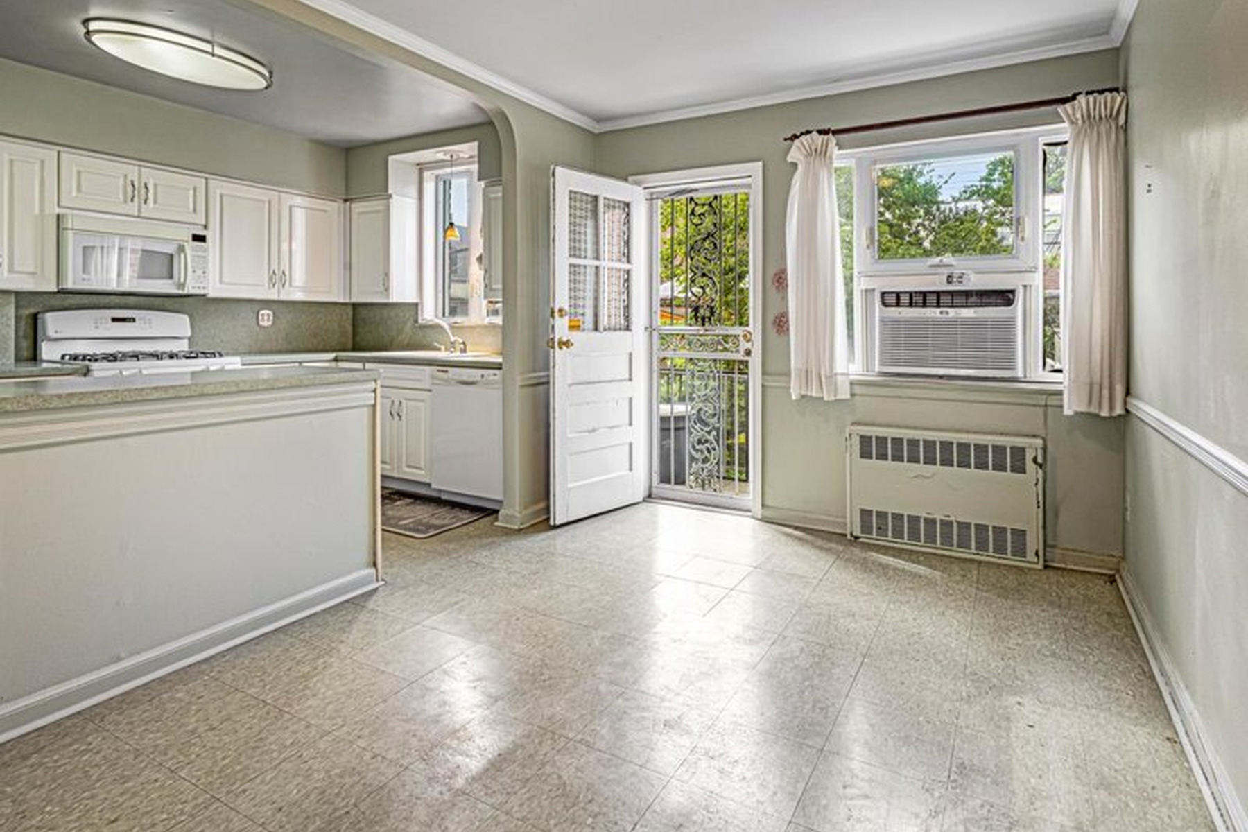  1016 71st Street, Brooklyn, NY, 11228 - 物件實景
