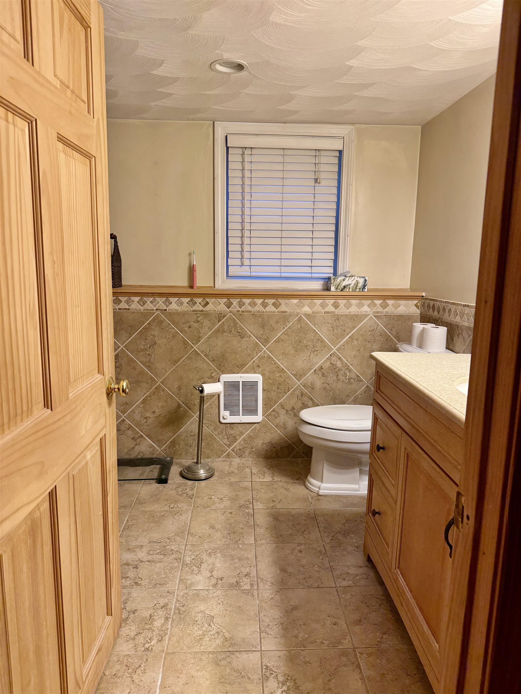 Newton, New Hampshire, 03858, United States, 3 Bedrooms Bedrooms, ,2 BathroomsBathrooms,Residential,For Sale,1981448