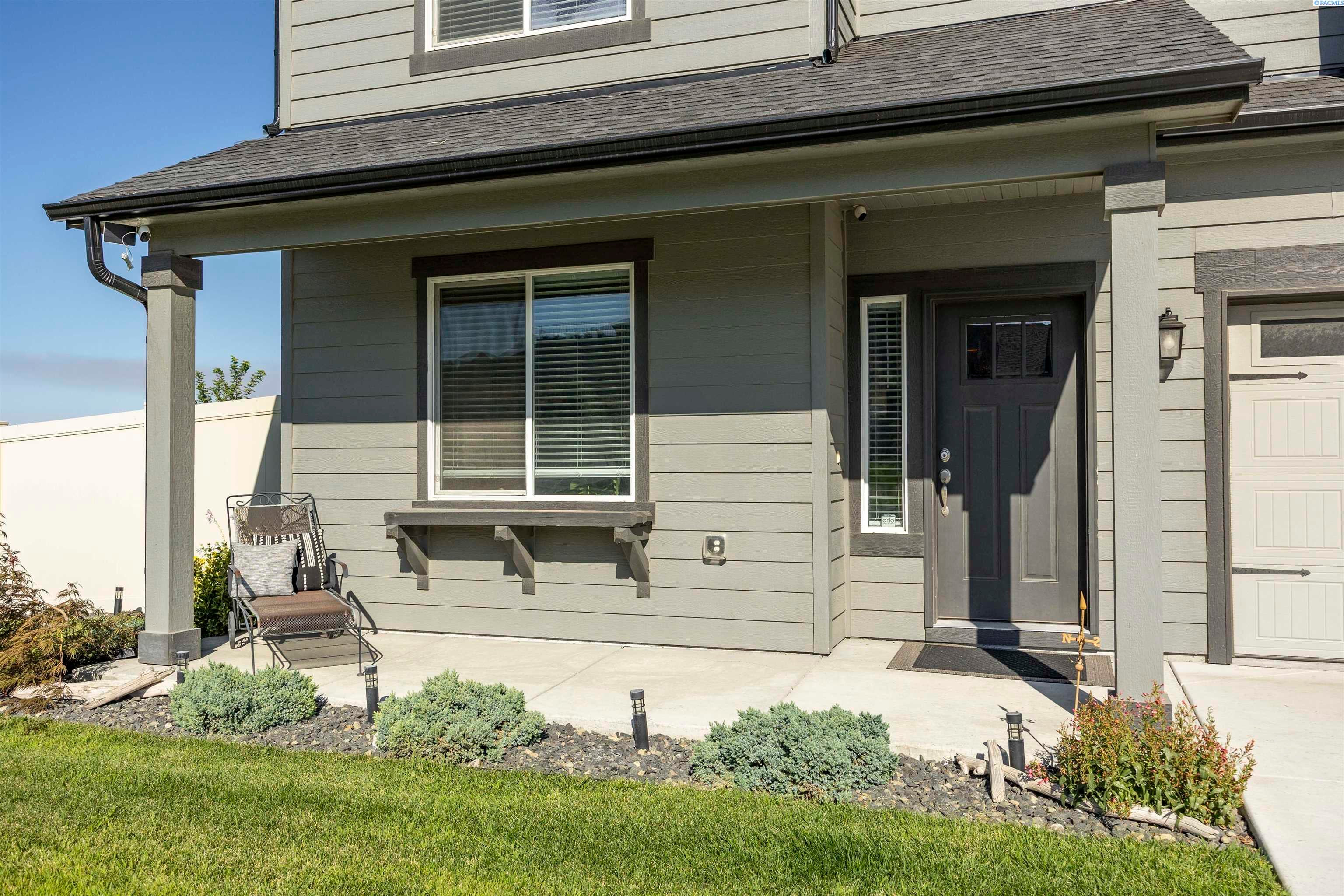 Kennewick, Washington, 99338, United States, 5 Bedrooms Bedrooms, ,3 BathroomsBathrooms,Residential,For Sale,1914232