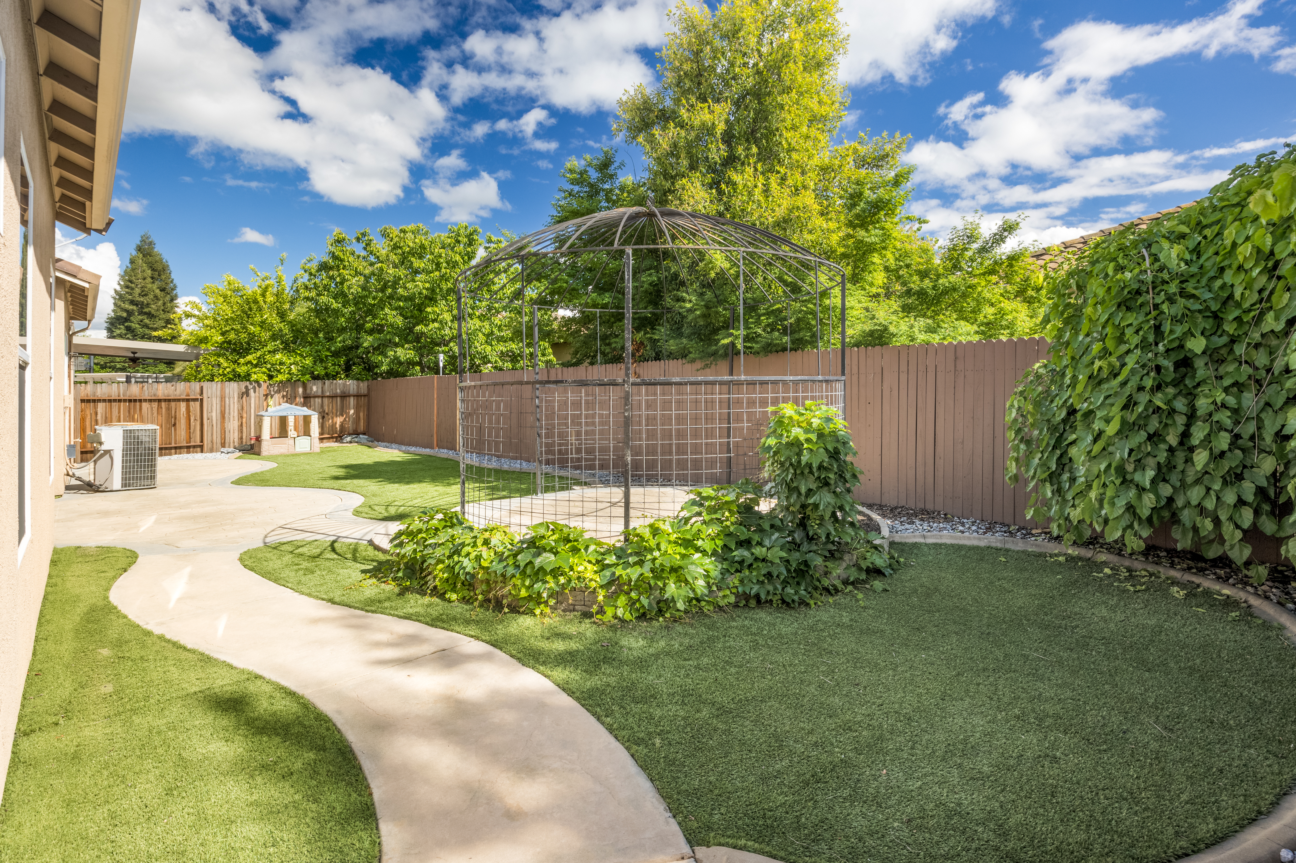  9422 Rhone Valley Way, Elk Grove, CA 95624 - 物件實景