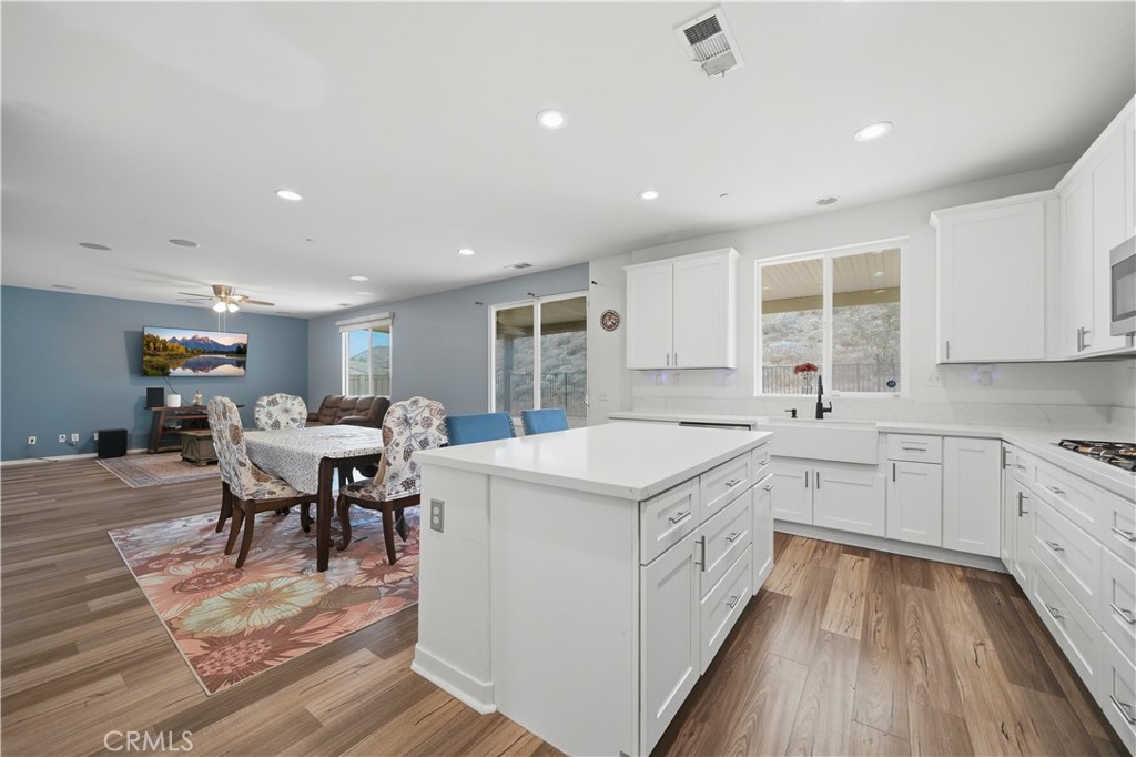 Lake Elsinore, California, 92532, United States, 5 Bedrooms Bedrooms, ,3 BathroomsBathrooms,Residential,For Sale,2049306