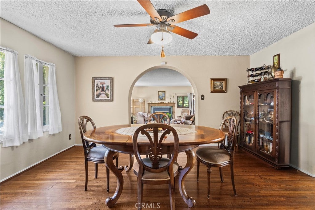 Glendale, California, 91206, United States, 2 Bedrooms Bedrooms, ,2 BathroomsBathrooms,Residential,For Sale,1914154