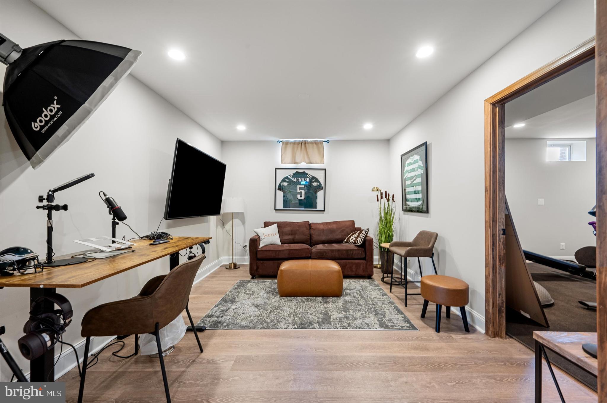 Leesburg, Virginia, 20175, United States, 4 Bedrooms Bedrooms, ,6 BathroomsBathrooms,Residential,For Sale,1975882