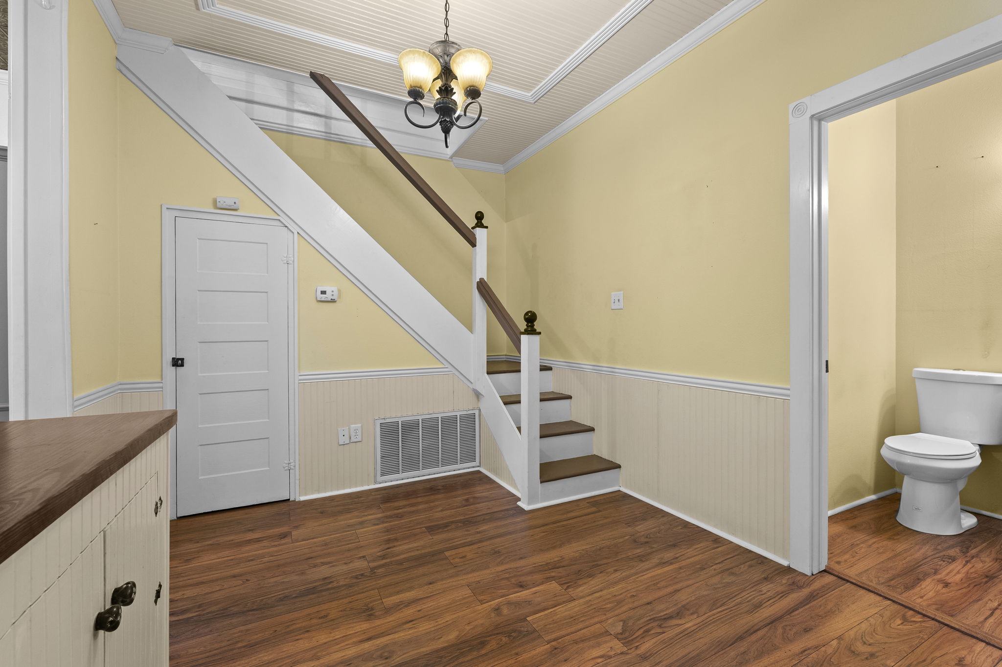  501 West Creek Street, Fredericksburg, TX 78624 - 物件實景
